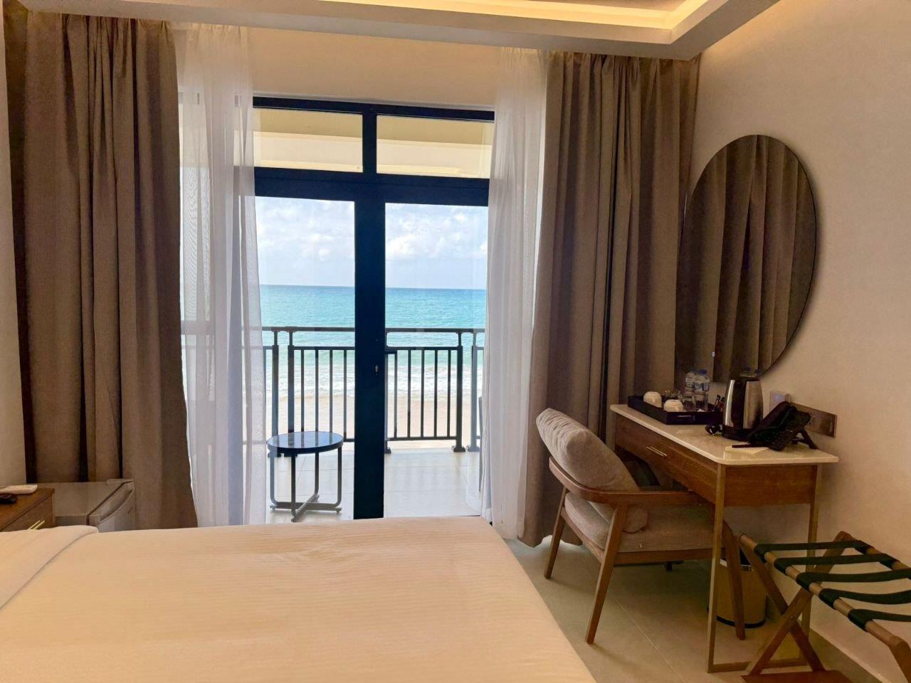 Signature Silhouette Honeymoon – Coral Strand Smart Choice 4*, Beau Vallon, Île de Mahé, Seychelles