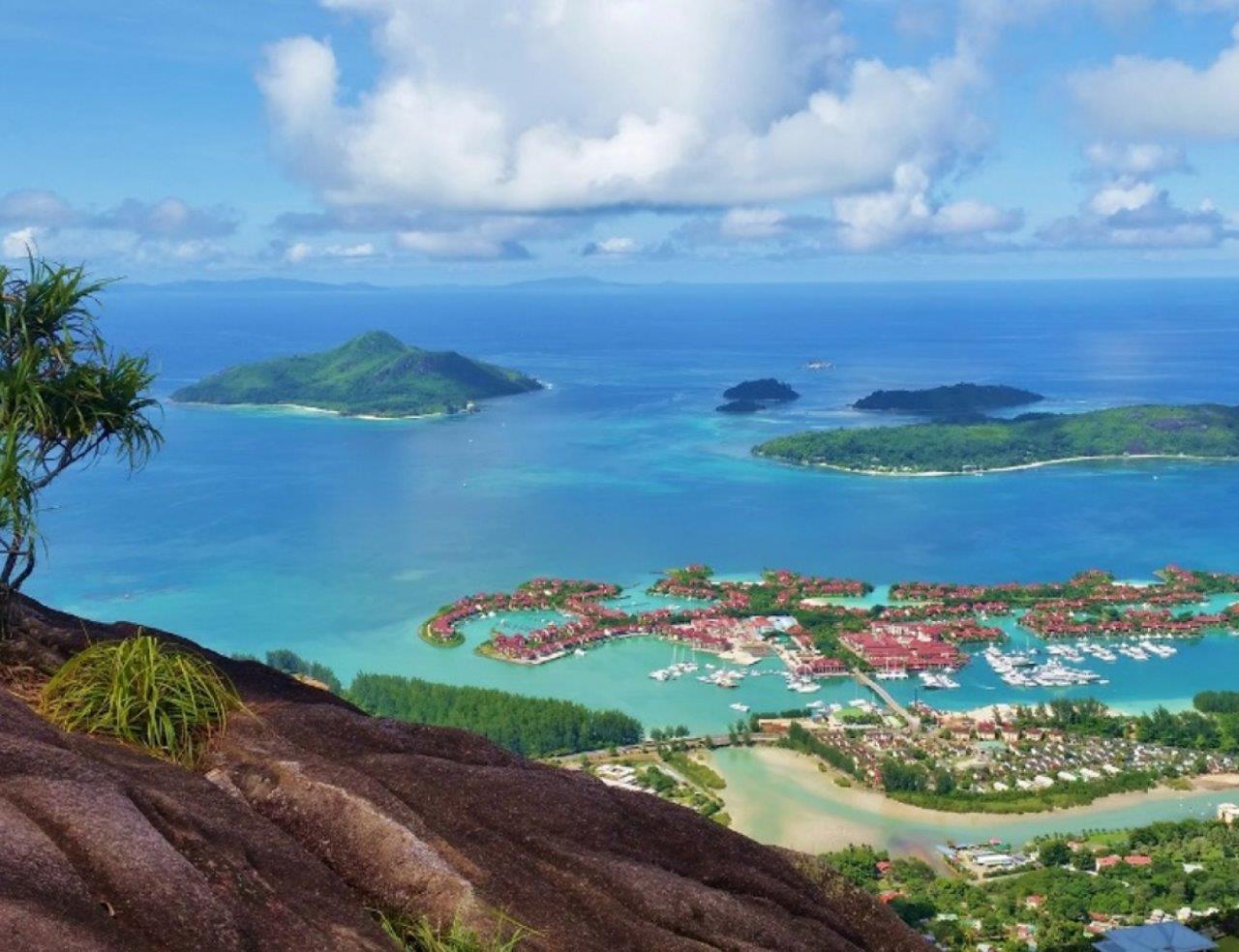 Chemin de Copolia – Coral Strand Smart Choice 4*, Beau Vallon, Île de Mahé, Seychelles