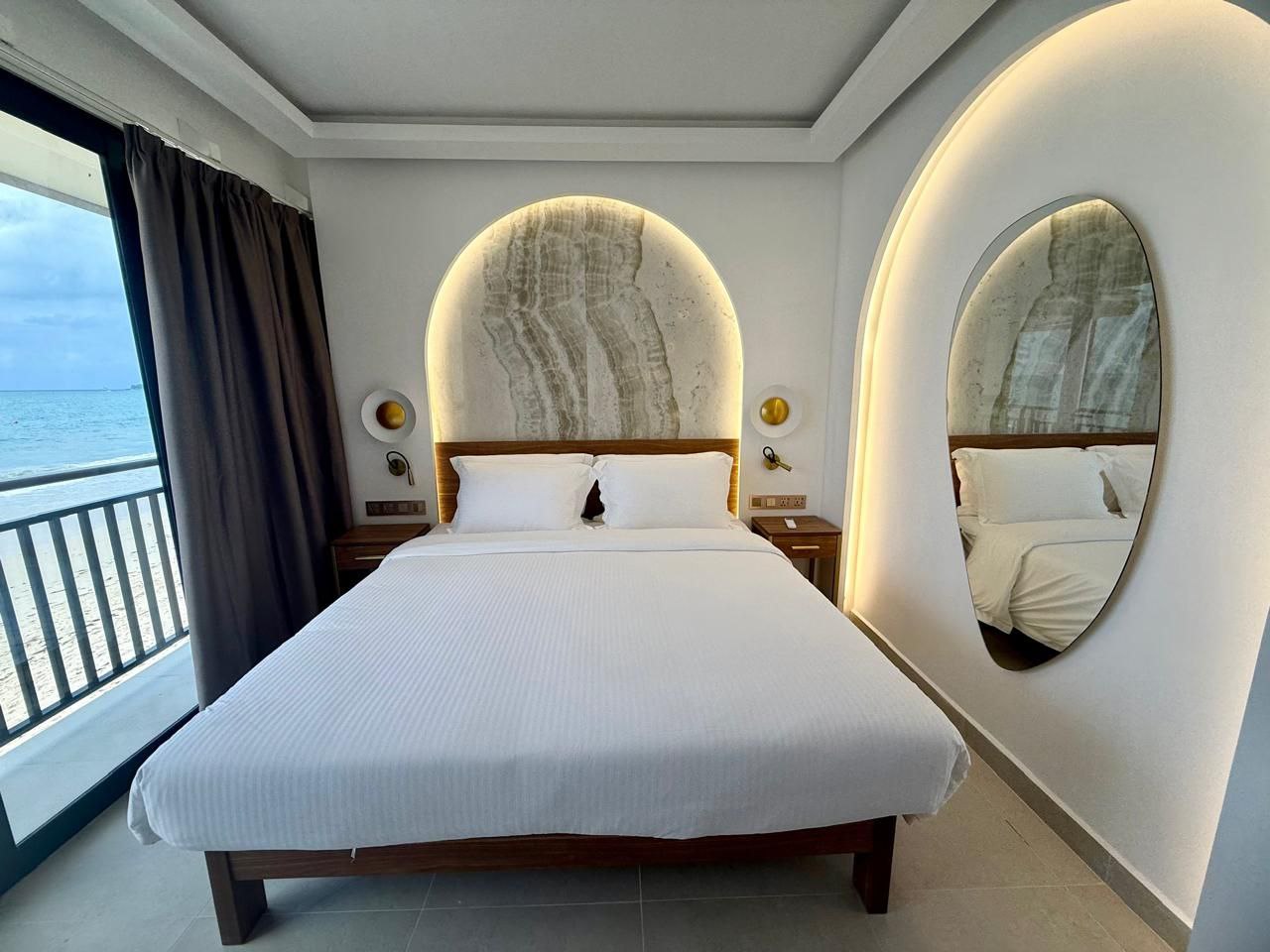 Signature Silhouette Honeymoon – Coral Strand Smart Choice 4*, Beau Vallon, Île de Mahé, Seychelles